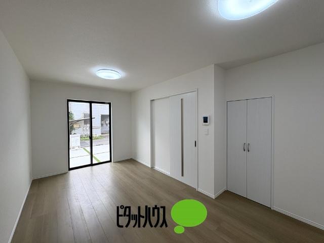 ハートフルタウン小平市回田町　B号棟 リビング