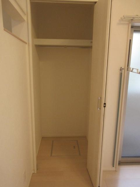 サダルスウド（103） 収納