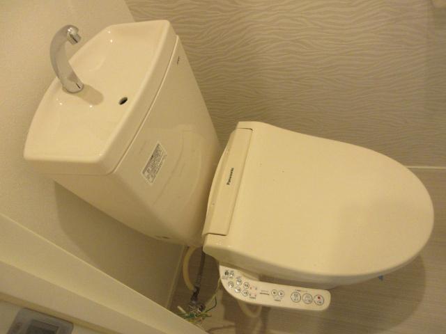 ファミリエ Nagoya（58000） トイレ