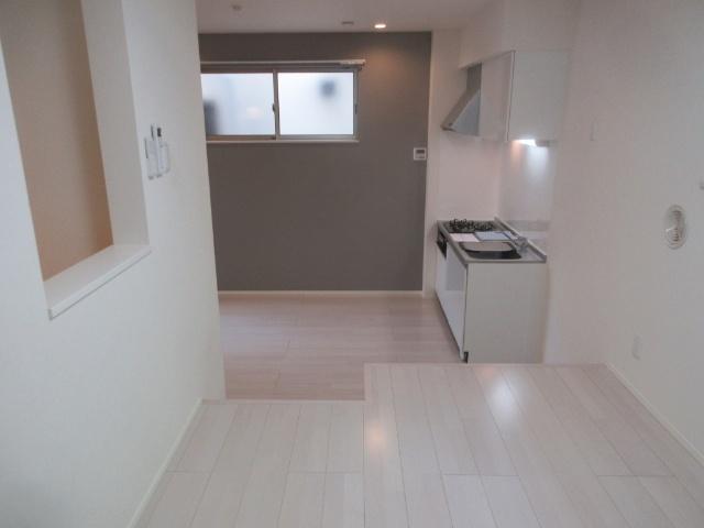 Urban Heim NAKAMURA（102） リビング