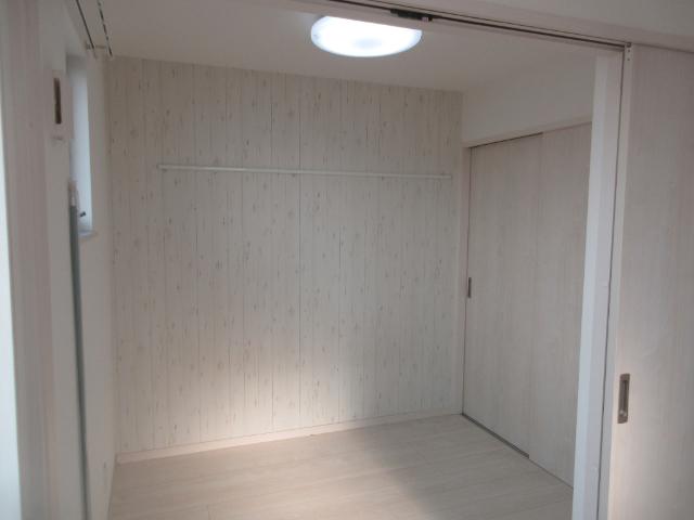 ジュネス上石川町（301） リビング