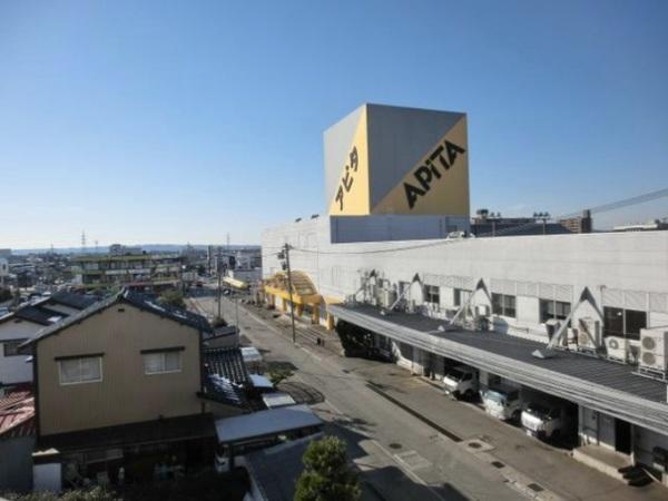 アピタ富山店：97m