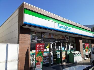 ファミリーマート富山大町店：738m