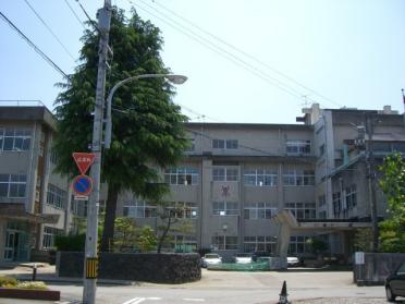 富山市立堀川小学校：876m