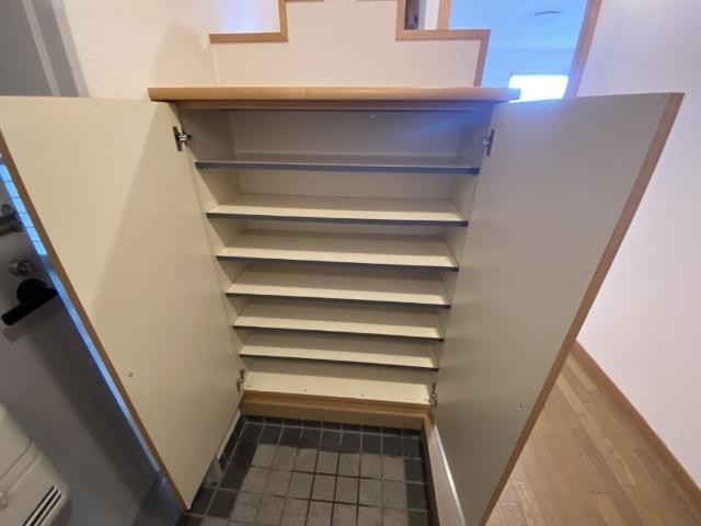 ヴィベール磯部（301） 収納