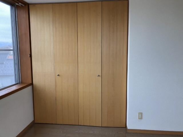 ヴィベール磯部（302） 収納