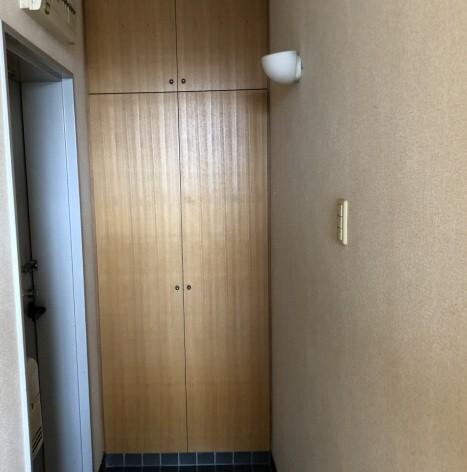 ヴィベール磯部（302） 玄関