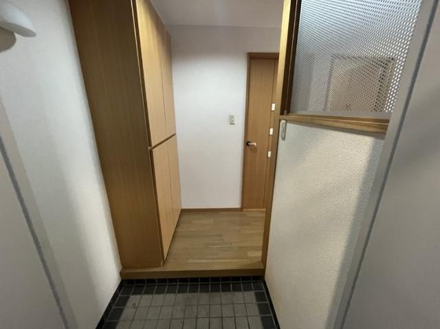 ヴィベール磯部（303） 玄関