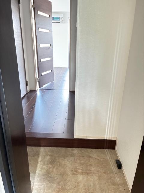 富山市星井町マンション 玄関