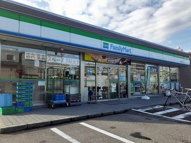ファミリーマート富山東町店：269m