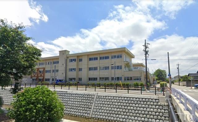 富山市立蜷川小学校：727m