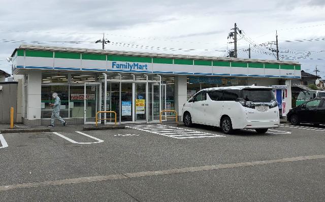 ファミリーマート新根塚町二丁目店：417m