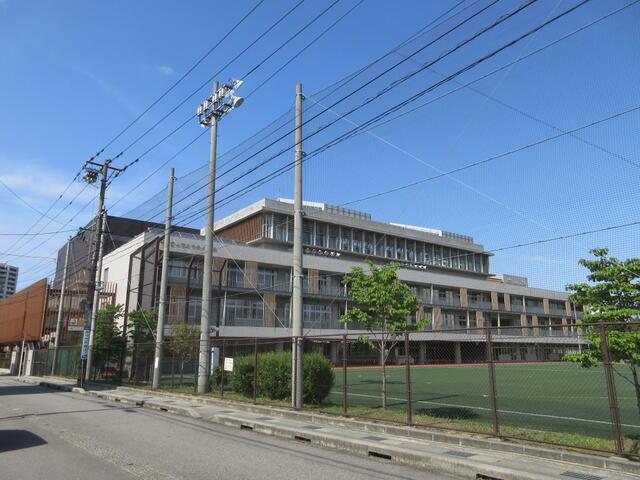 富山市立中央小学校：582m