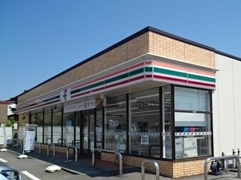 セブンイレブン富山城南公園前店：643m