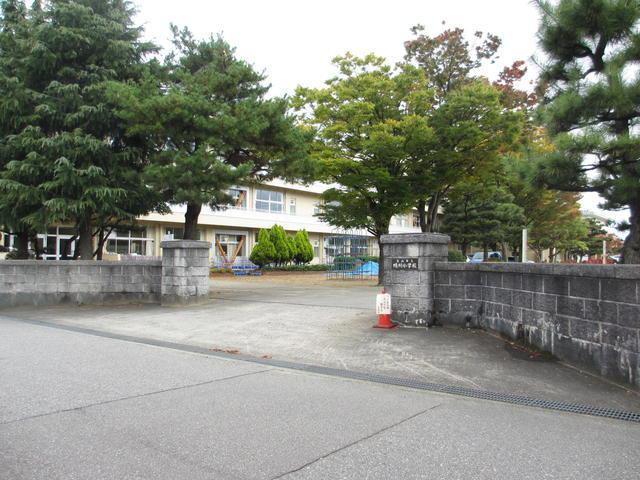 富山市立蜷川小学校：470m