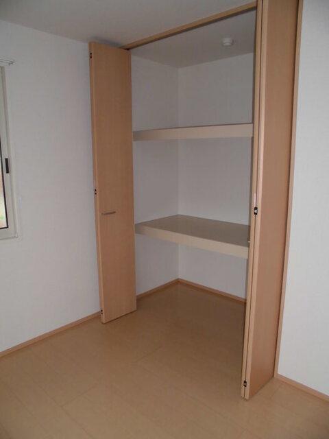 メゾン ドレッセ（105） 収納
