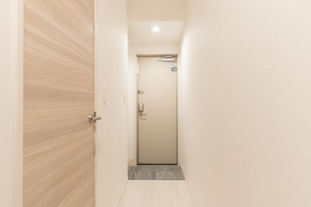 ウェルモート曙町（102） 玄関