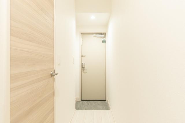 ウェルモート曙町（103） 玄関
