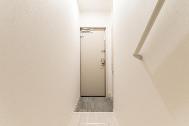ウェルモート曙町（202） 玄関