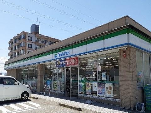ファミリーマート富山中央市場店：650m