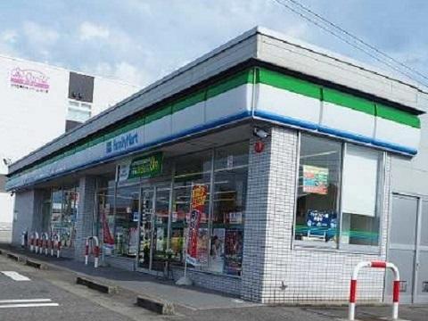 ファミリーマート富山中川原店：500m