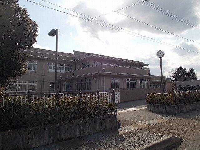 岩瀬小学校：300m