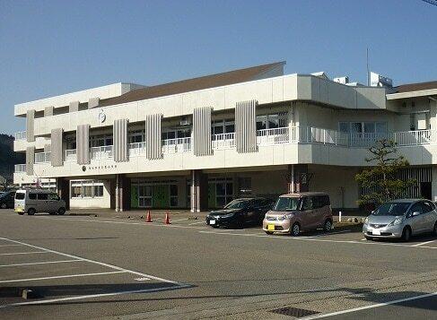 古里小学校：450m