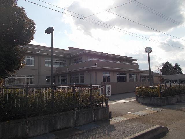 岩瀬小学校：650m