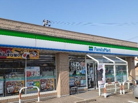 ファミリーマート富山向新庄店：900m