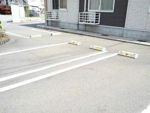 アメージング藍（203） 駐車場