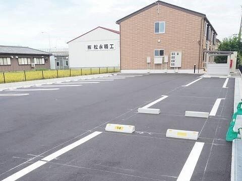 ラフィーユ（204） 駐車場