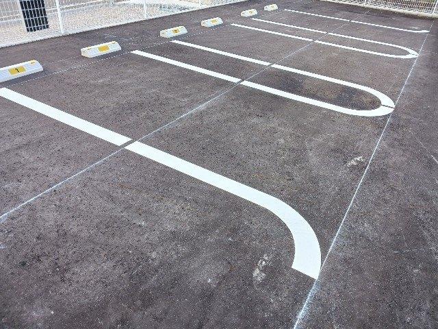 ベルフラワーＢ（101） 駐車場
