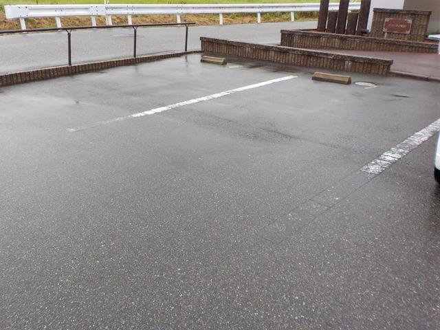 グランモア町村　B棟（101） 駐車場