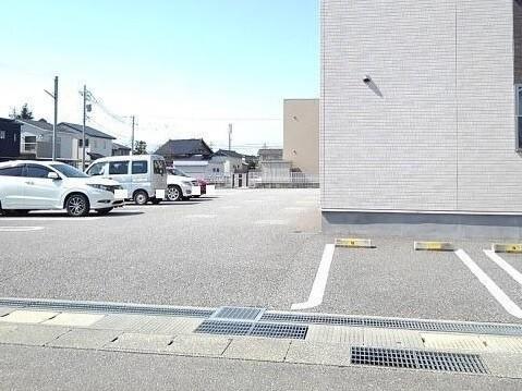カーサ　レジーナⅡ（203） 駐車場