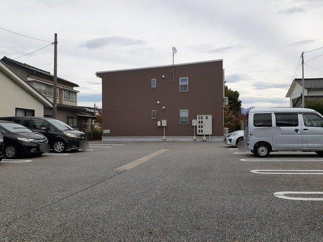 リン・デ・クリート（102） 駐車場