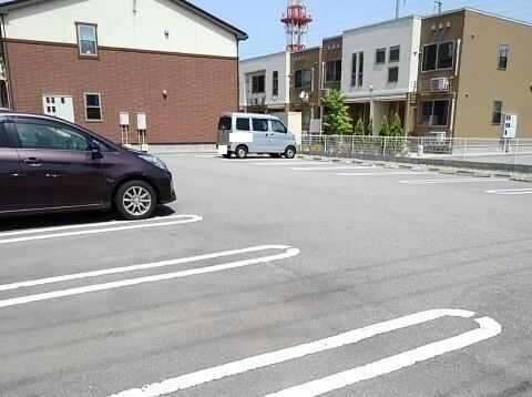 フェリーチェ・優（202） 駐車場
