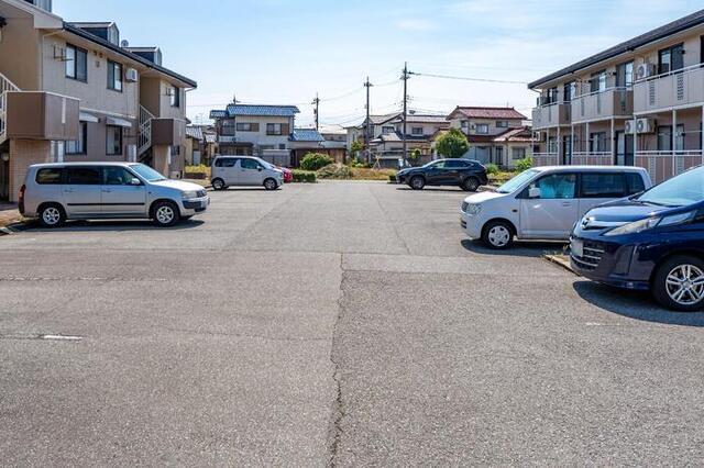 螢川館　B棟（102） 駐車場