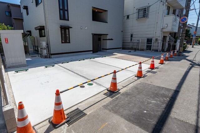 コタージュ七番館（302） 駐車場