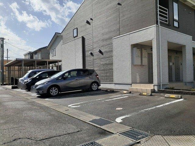 グランデ常盤台（103） 駐車場
