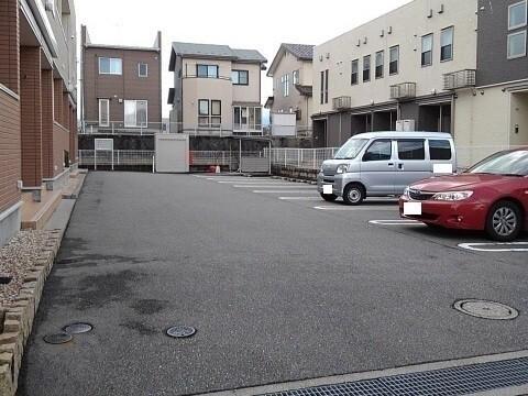 第２　レイク　ヴィレッジ（102） 駐車場