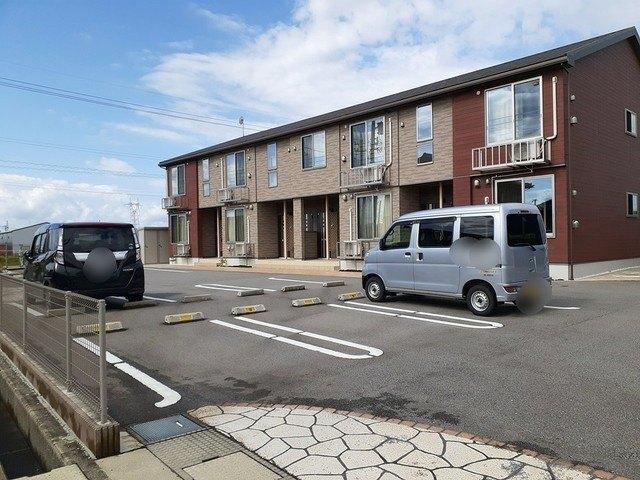 スマイル　ベスト（103） 駐車場