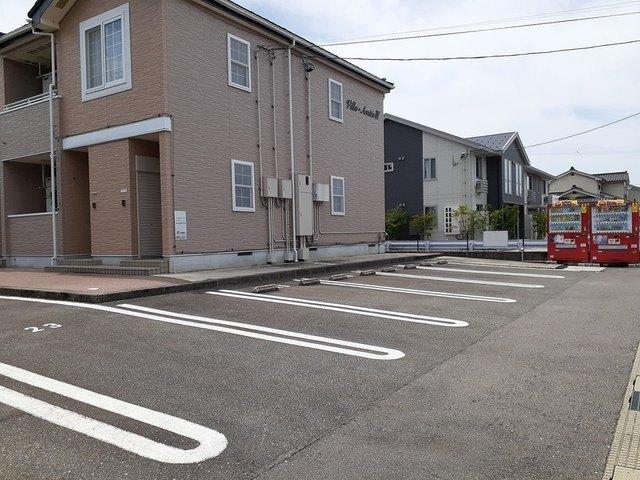 ヴィラ・アミティⅣ（101） 駐車場