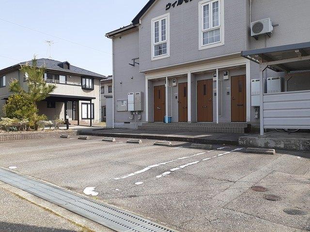 ウィルモア（202） 駐車場