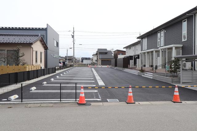 セレナーデ中川原新町（105） 駐車場