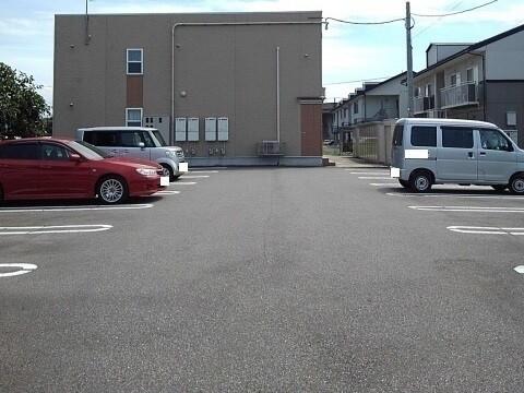 プレシャス　手屋（103） 駐車場