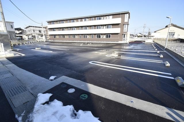 フローリッシュ（305） 駐車場
