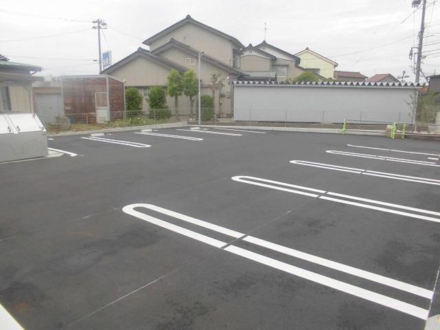 D-room北の森（205） 駐車場