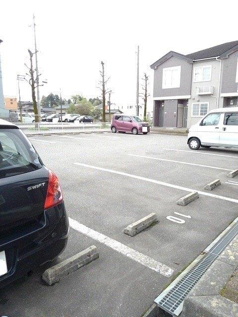 ヴィラ・アミティⅡ（102） 駐車場