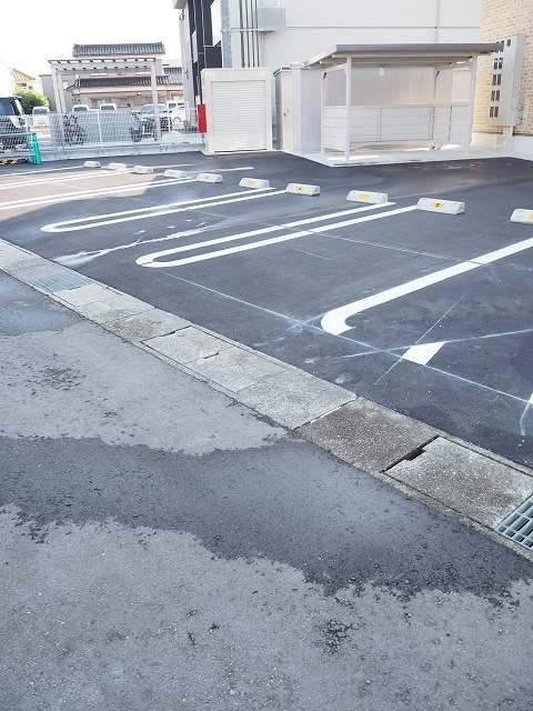 ルポゼ（202） 駐車場