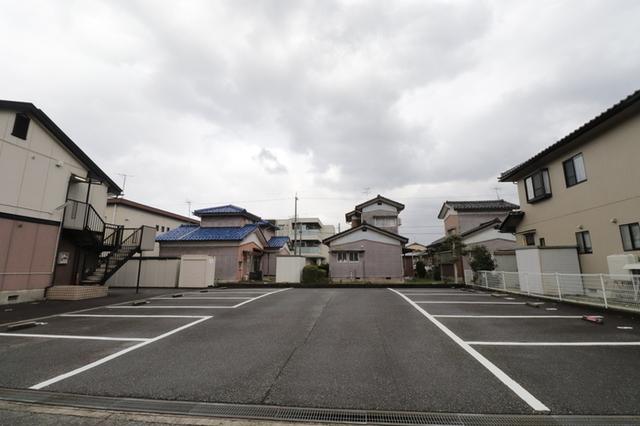 アルメリア（101） 駐車場